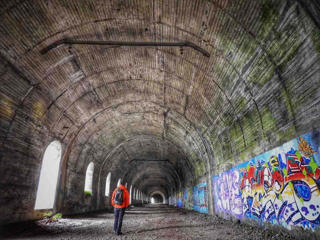神奈川 廃線跡に残る海の見えるトンネル 赤沢隧道 何度でも訪れたい日本の風景
