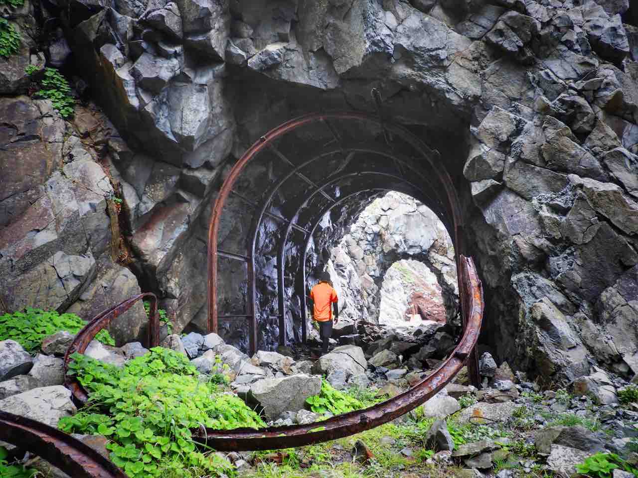 何度でも訪れたい日本の風景
	  【北海道】廃道に残るロックシェードの残骸