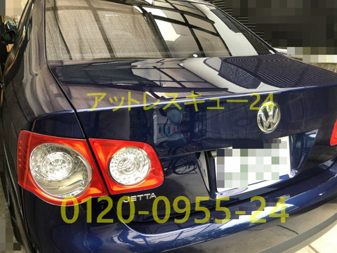 VWワーゲンジェッタ車内インキー鍵開けレスキュー