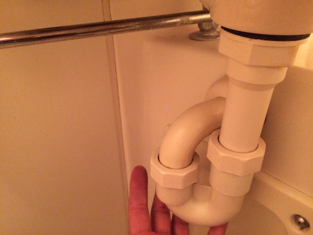 バスルーム洗面台下排水管水漏れ 緊急修理対応 アットレスキュー24 緊急駆けつけ日記