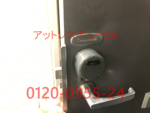 レオパレス21玄関ドア鍵開けレスキュー