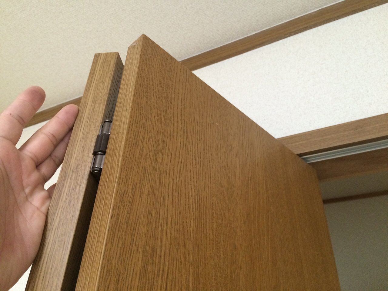 クローゼット横引きスライドドア 不具合修理 アットレスキュー24 緊急駆けつけ日記