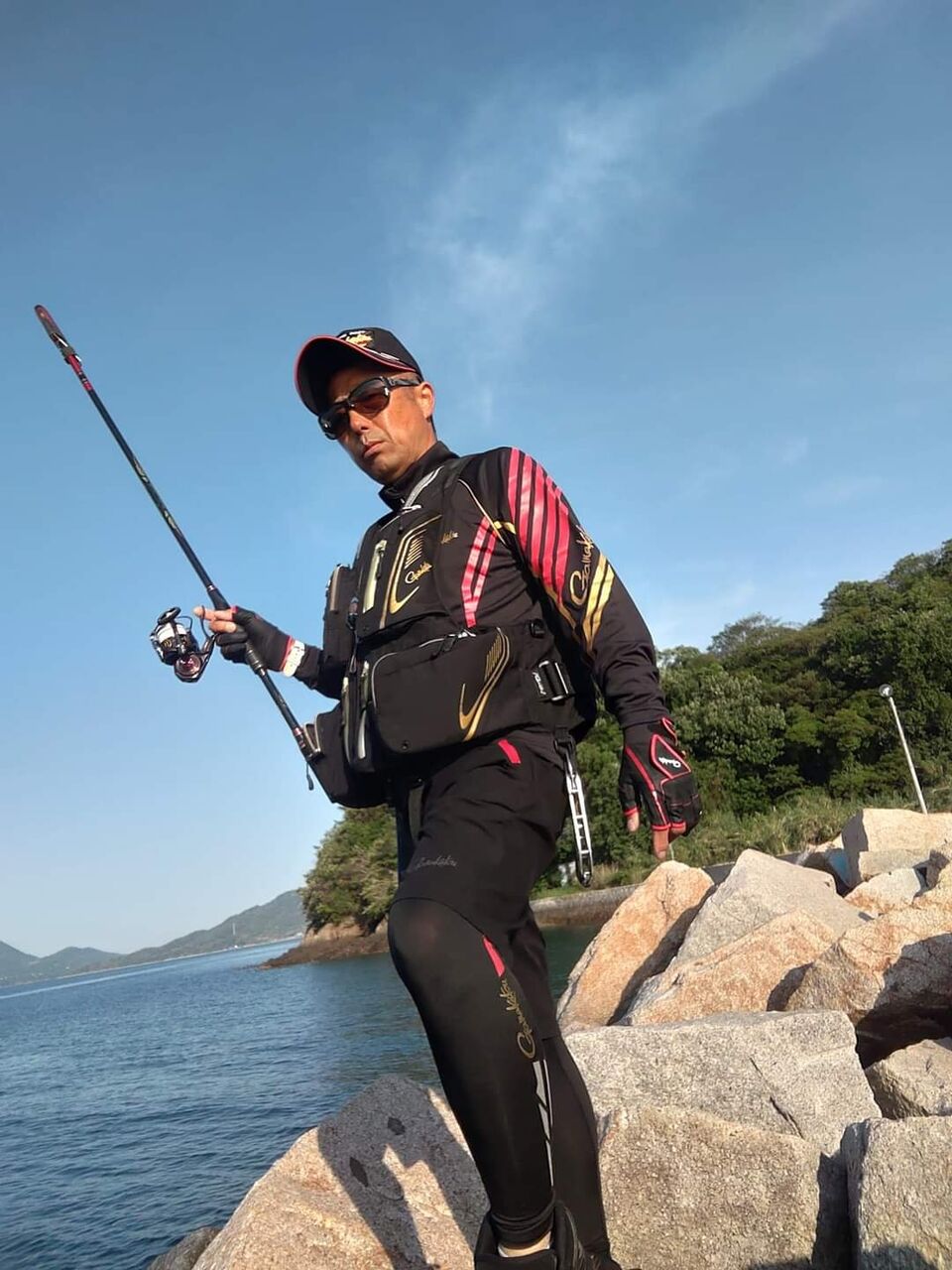 昨日は香川県詫間沖でチヌ釣りでした😉🎵