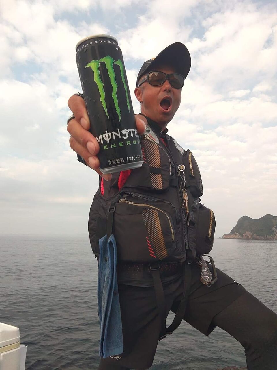 今日はclubGsメンバー達と愛媛県宇和島の御五神島でグレ釣りです😉🎵