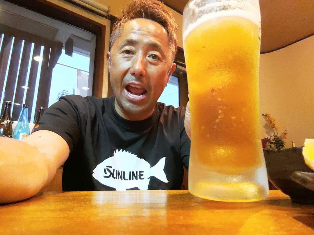 昨日釣れたタコ🐙を料理してもらってビール🍺です😉🎵