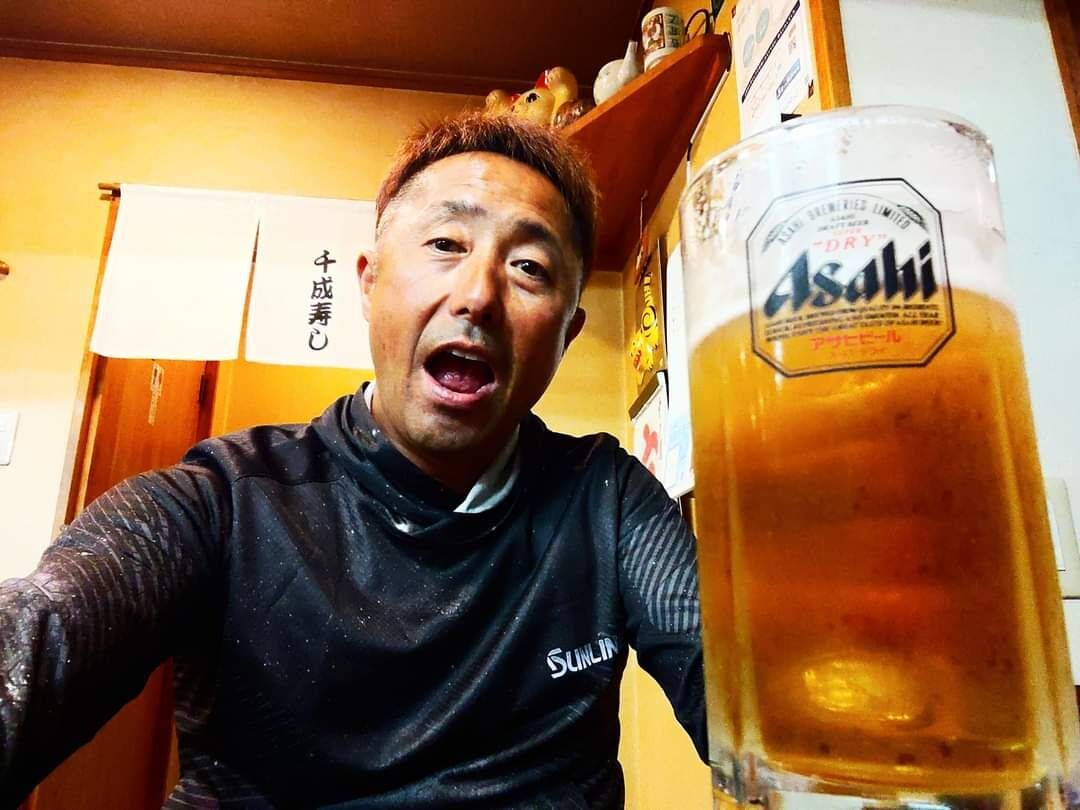 マグロ丼&豚トロバター焼き&生ビール🍺めっちゃ美味ぇー😍💞