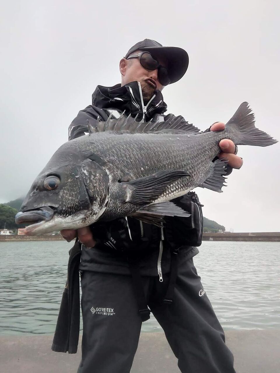 昨日の岡山県笠岡沖でのチヌ釣りは