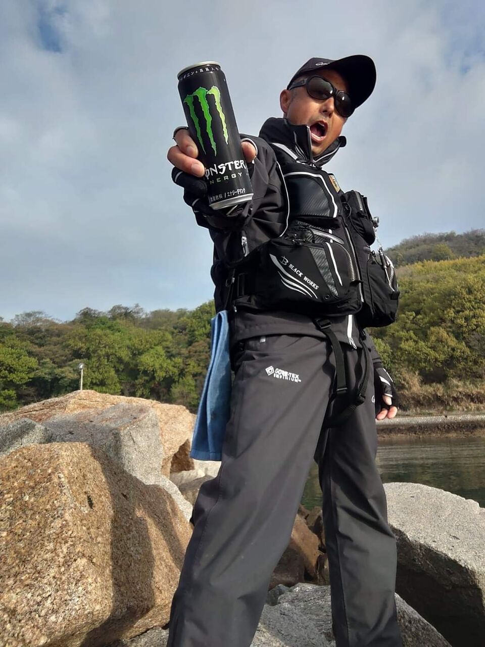 今日は香川県詫間沖でチヌ釣りです😉🎵