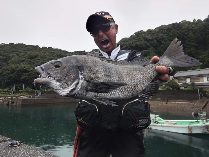 一昨日の高知県須崎沖の波止でのチヌ釣りは