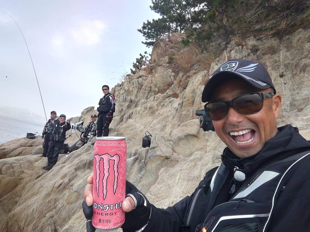 今日は岡山県下津井沖で、まるちゃんとチヌ釣りの撮影です😉🎵