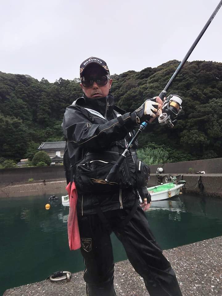 昨日は高知県須崎沖の波止でチヌ釣りでした😉🎵
