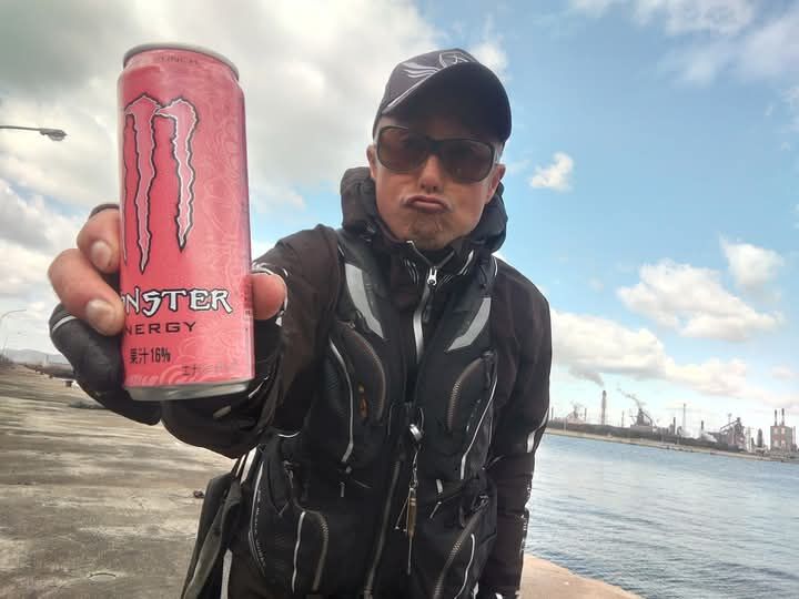 今日は久々に近所の先輩達と近所の岡山県水島沖でチヌ釣りでした😉🎵