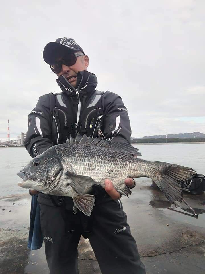 昨日の近所の岡山県水島沖の波止でのチヌ釣りは