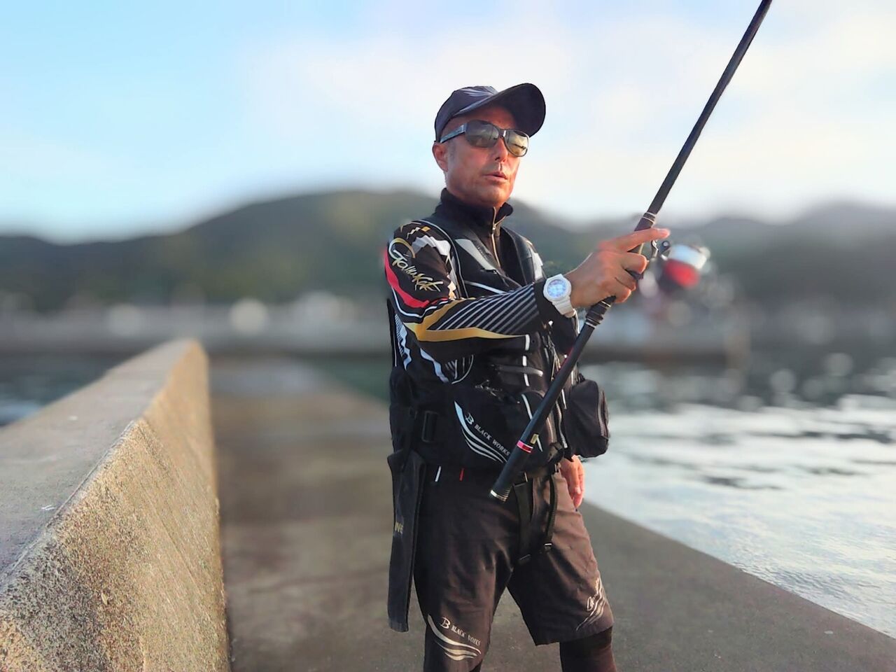 今日は岡山県笠岡沖の波止でチヌ釣りです😉🎵