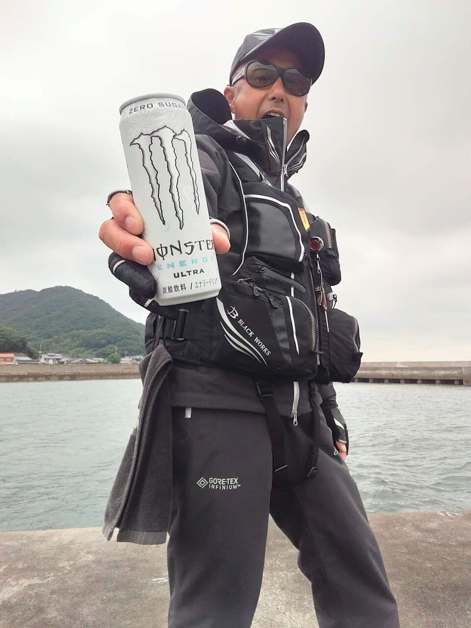 今日は岡山県笠岡沖の波止でチヌ釣りです😉🎵