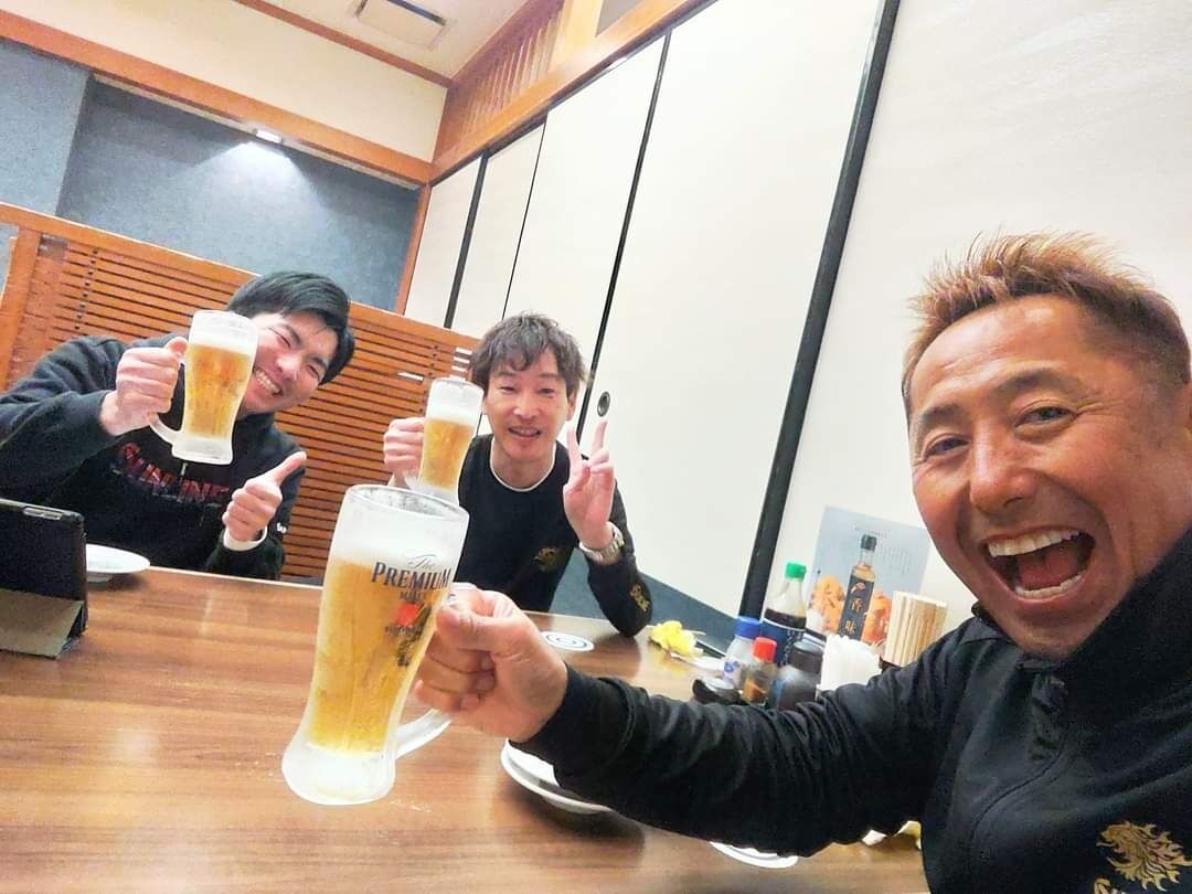 初日は定番｢海鮮居酒屋がいや｣で　刺身、炙りシメ鯖、焼鳥…&生ビール🍺