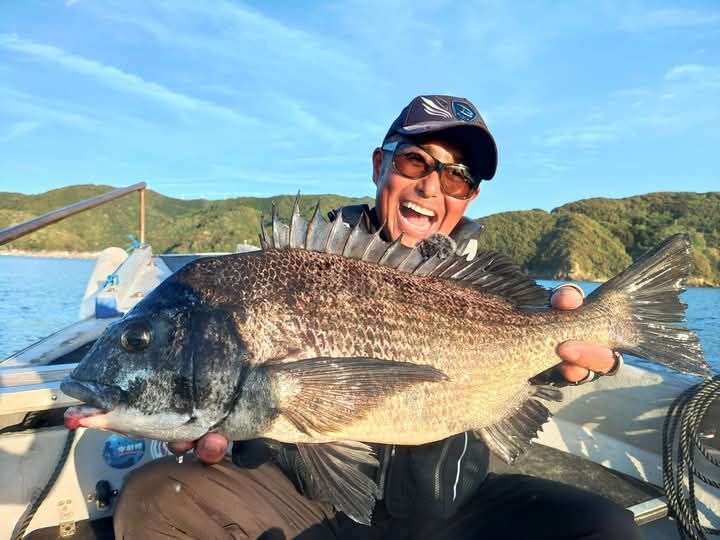 先日は愛媛県宇和島市津島でフカセ釣りにハマった高知大学の学生達とチヌ釣りでした😉🎵