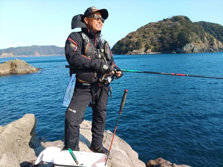 久々に愛媛県宇和島の矢ヶ浜沖でグレ釣りでした😉🎵