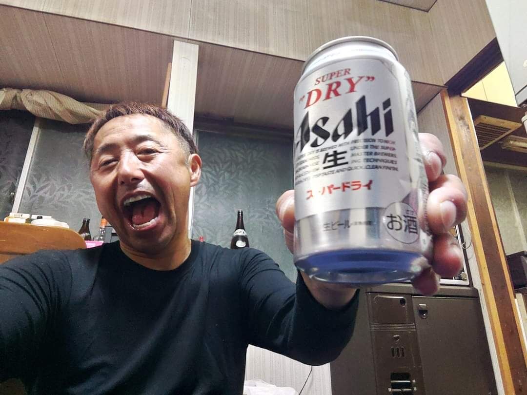 今夜は、愛媛県宇和島の矢が浜で皆で反省してます🍺‼️