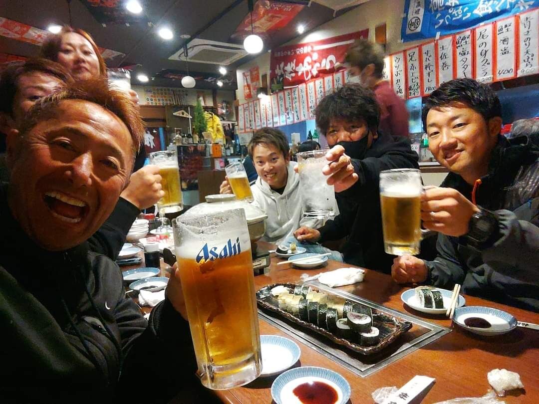 先日の高知は、毎朝朝マック🍔🍟から始まって、食べて、食べて、生ビール飲んで🍺めっちゃ美味いもの食べた😆