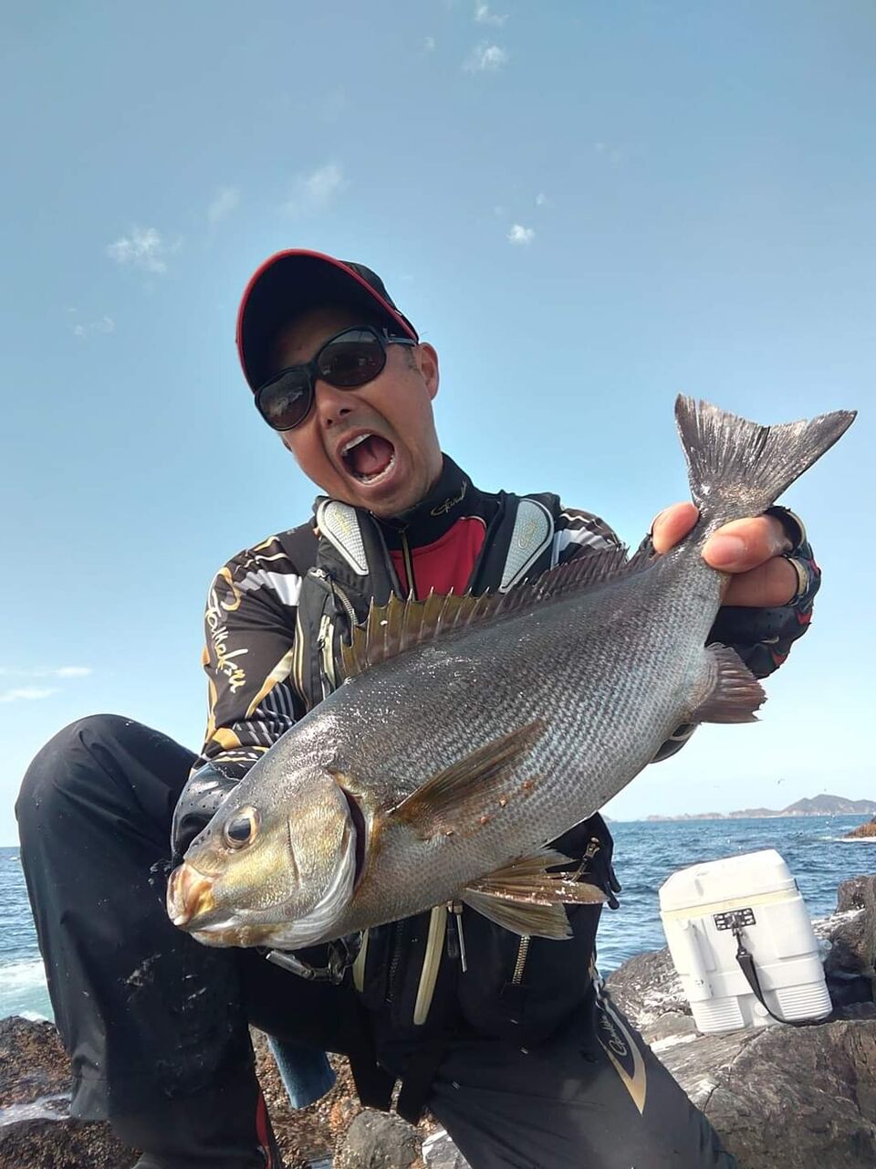 そういえば、１６日の愛媛県宇和島の御五神でのグレ釣りは