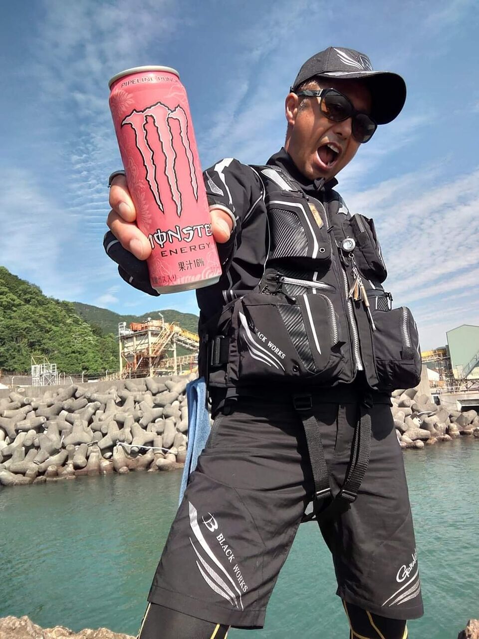 今日は高知県須崎沖でチヌ釣りです😉🎵