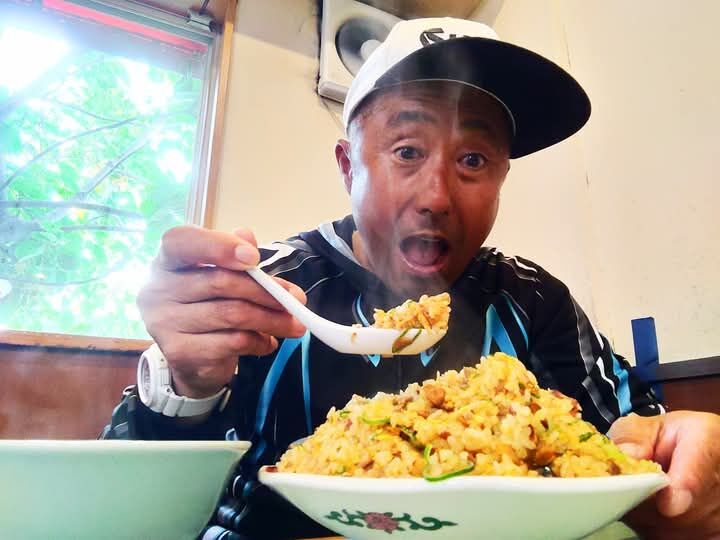 近所の｢ラーメンハウス喜楽園｣でチャーハン爆食いして帰った😁🎵