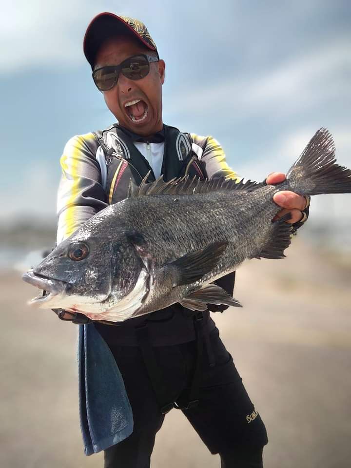 昨日ClubG´sメンバー達と近所の岡山県玉島港の地方にチヌ釣りに行ってみました😉🎵
