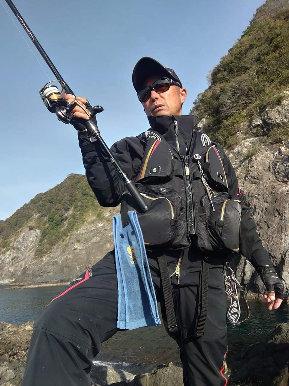 今日は高知県須崎沖でグレ釣りやか😉