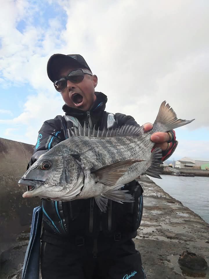 広島県広島湾の波止にチヌ釣りに行ってきました😉🎵