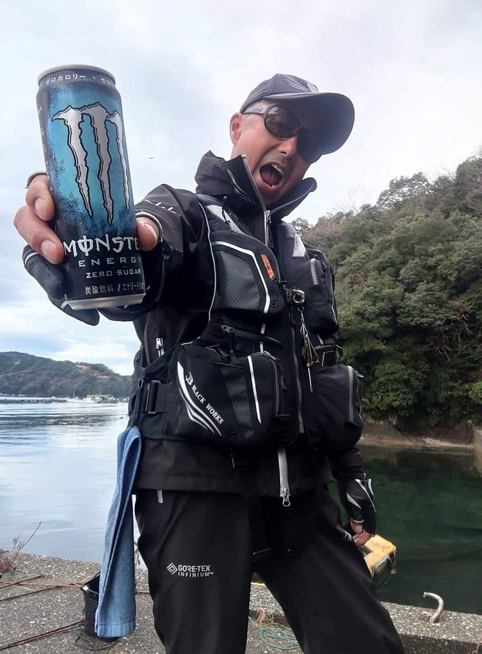 高知県浦ノ内湾の風裏でチヌ釣りです😉🎵