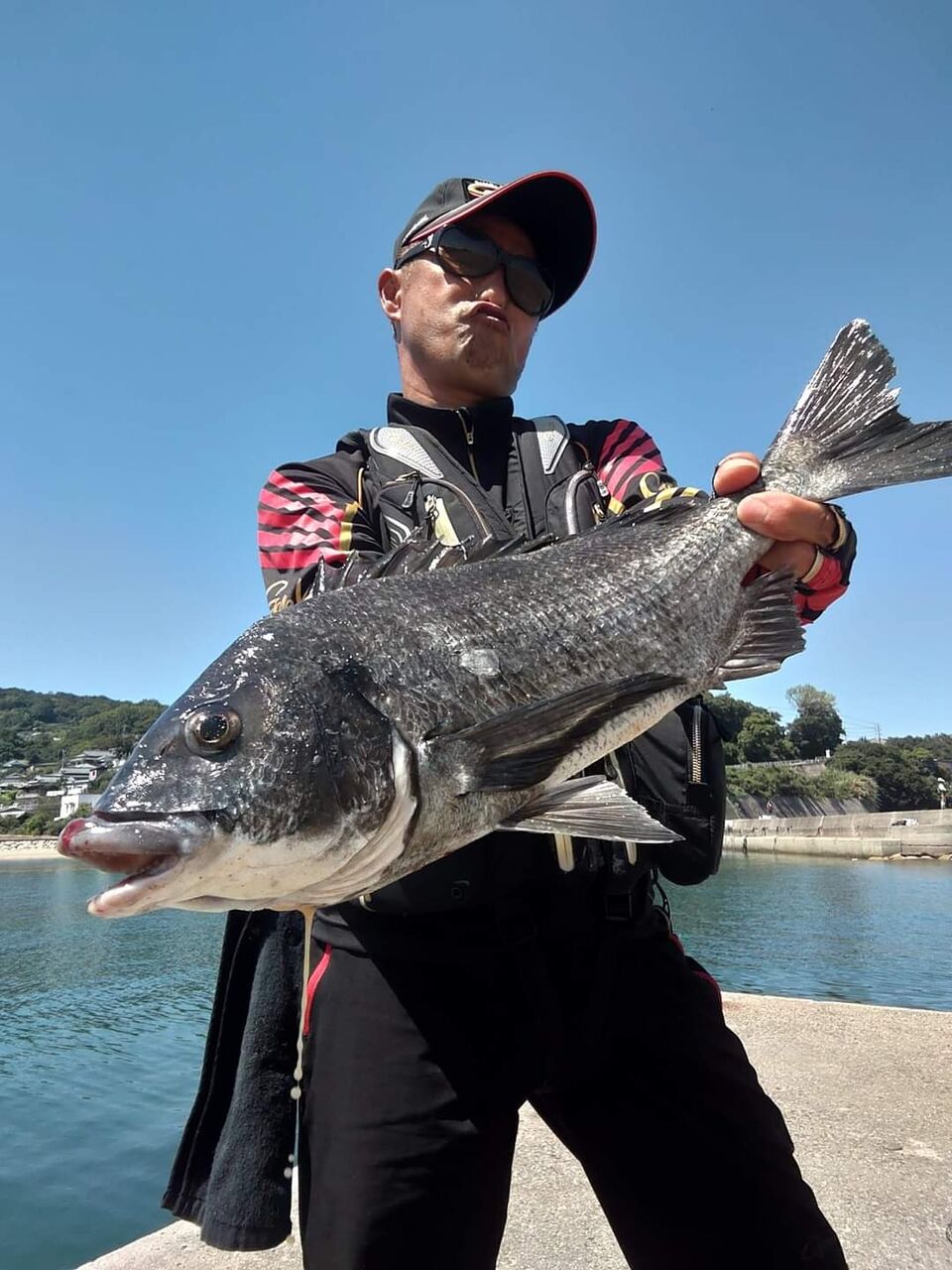 日曜日の小豆島でのClubGsメンバー達とのチヌ釣り大会は😉🎵