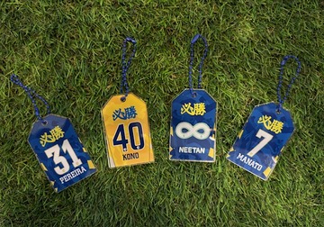 お守りアクキー