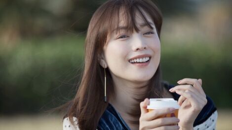 Cmのあれこれ 蛯原友里 故郷 宮崎県の魅力伝える 笑顔こぼれるcmメイキング動画公開