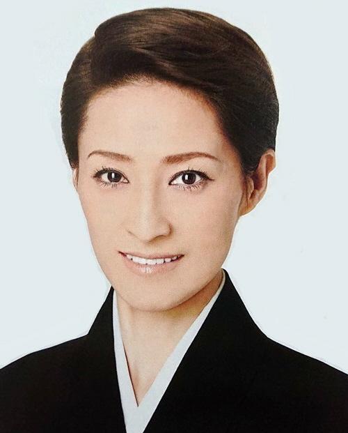 ゴシップまとめリアルライブ 宝塚歌劇 轟悠 小池修一郎氏が特別顧問に就任 現役生徒では2人目 ゴシップまとめリアルライブ 宝塚歌劇 轟悠 小池修一郎氏が特別顧問に就任 現役生徒では2人目
