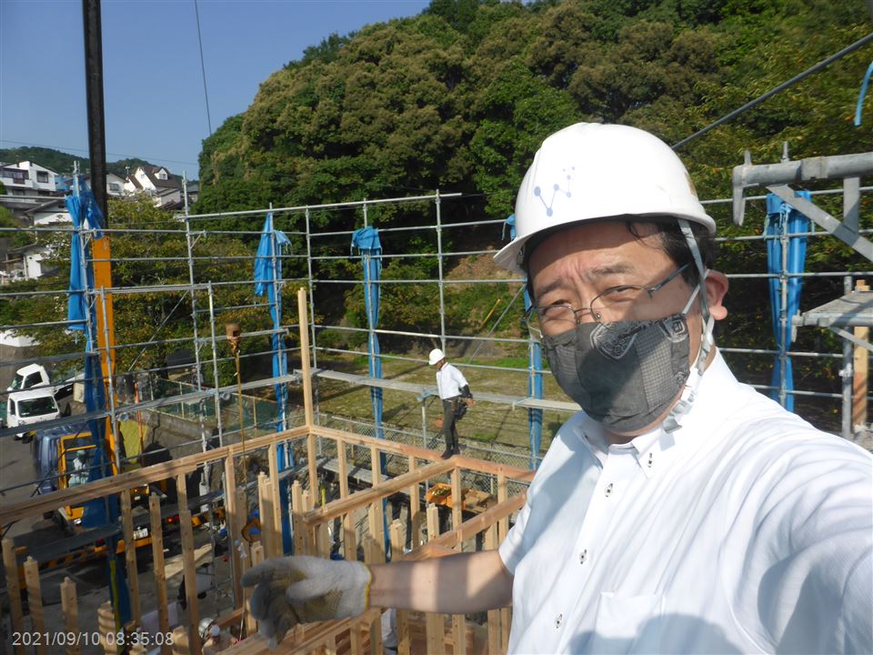 棟上げの様子