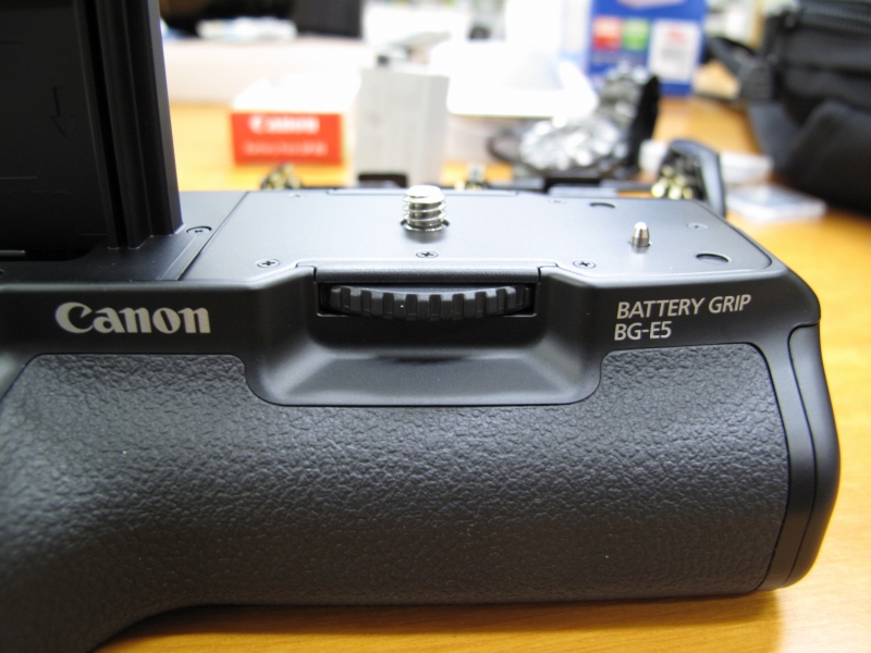 ♥︎◇予備バッテリー ◇バッテリーグリップ ◇Canon EOS KISS X3 ❤️◇Canon KISS X3 ☆予備バッテリー ☆グリップ付き