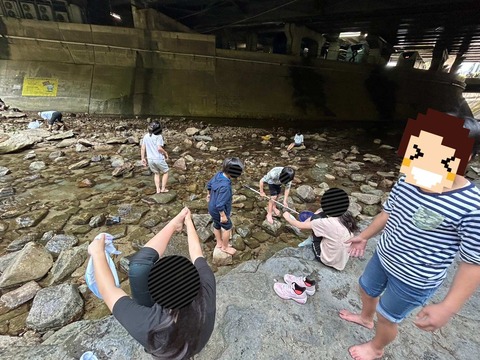 ハーブ園麓水遊び