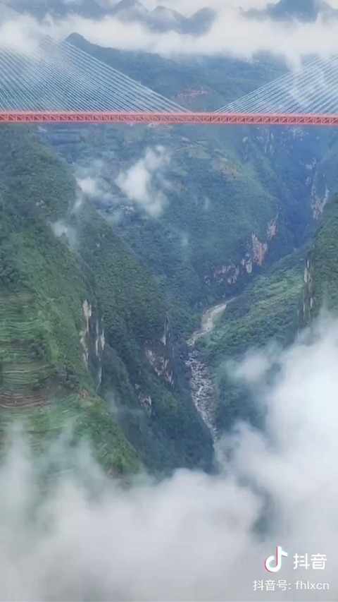 中国、世界一高い橋