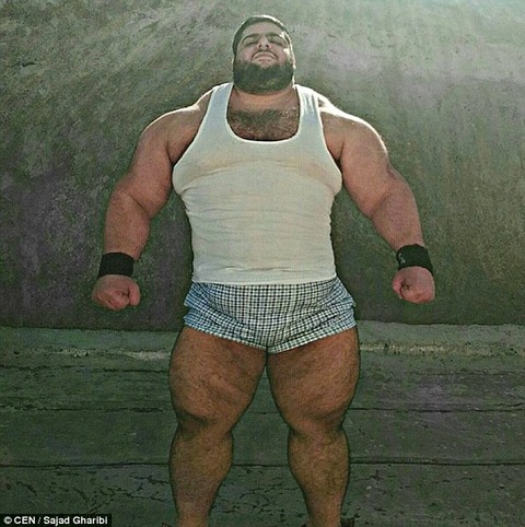 体重150キロのめちゃくちゃ強そうな男