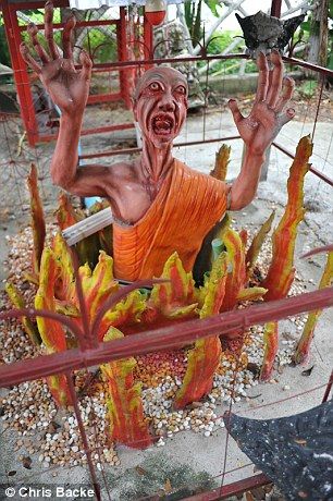 タイにある寺がヤバすぎる