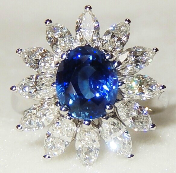 見事な ダイヤ 取り巻き の 麗しい ブルー サファイア リング Coco の 宝石箱