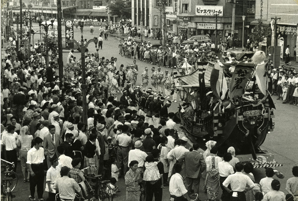 昭３４年大森交番前１００年