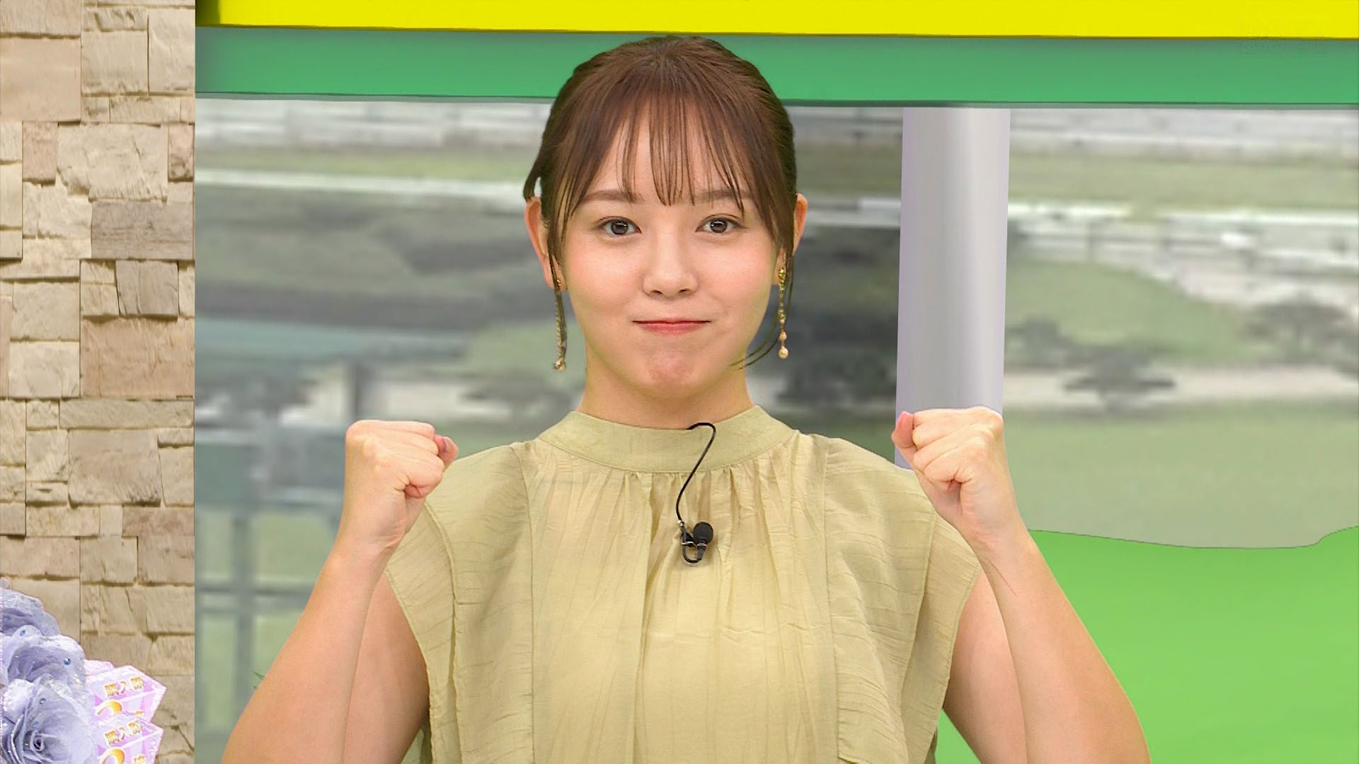 皆藤　愛子　接写 皆藤愛子アナと森千晴アナ 透け透けノースリーブ！！ : アナきゃぷ速報