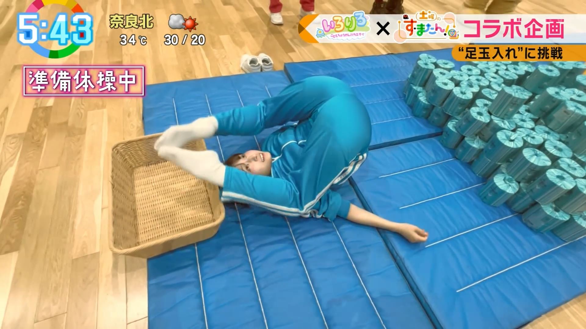 gif 芸能人　マンスジ 佐藤佳奈アナ まさかの「まんぐり返し」！！【GIF動画あり】 : アナきゃぷ速報