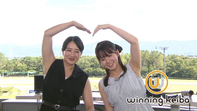 冨田有紀アナ　ノースリーブで脇全開ポーズ！！