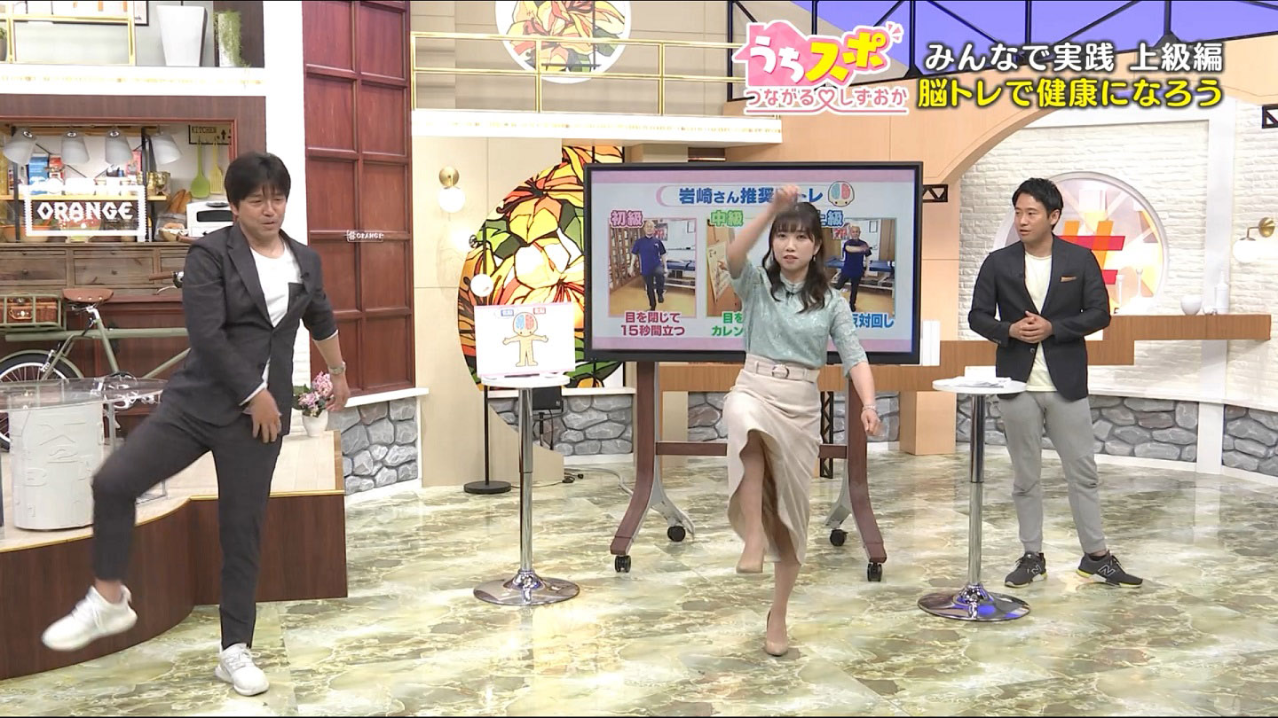 局アナのパンチラ 静岡の局アナがパンチラ寸前！！ : アナきゃぷ速報