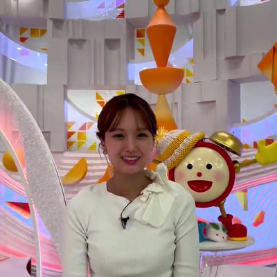 井上清華アナ　くっきりニットのエクササイズ！！【GIF動画あり】