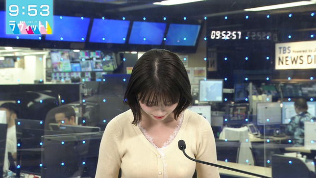 TBS新人アナ ニットの胸元がくっきり！！