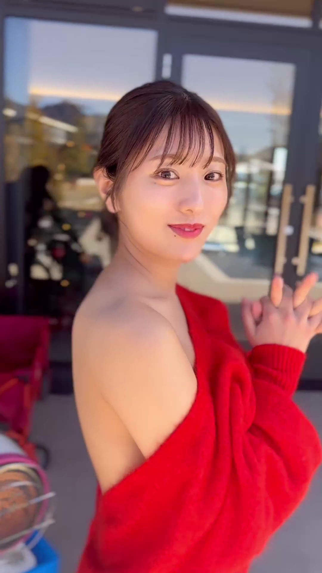 ノーブラ マッサージ gif 白戸ゆめのアナ ノーブラの上半身!! グラビア撮影の現場【GIF動画あり】 : アナきゃぷ速報